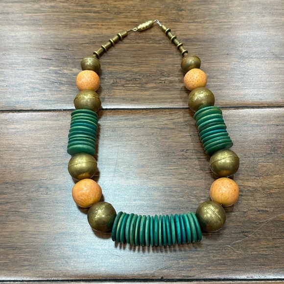 Vintage Elegant Green and Gold Beaded Statement Necklace - Picture 1 of 3